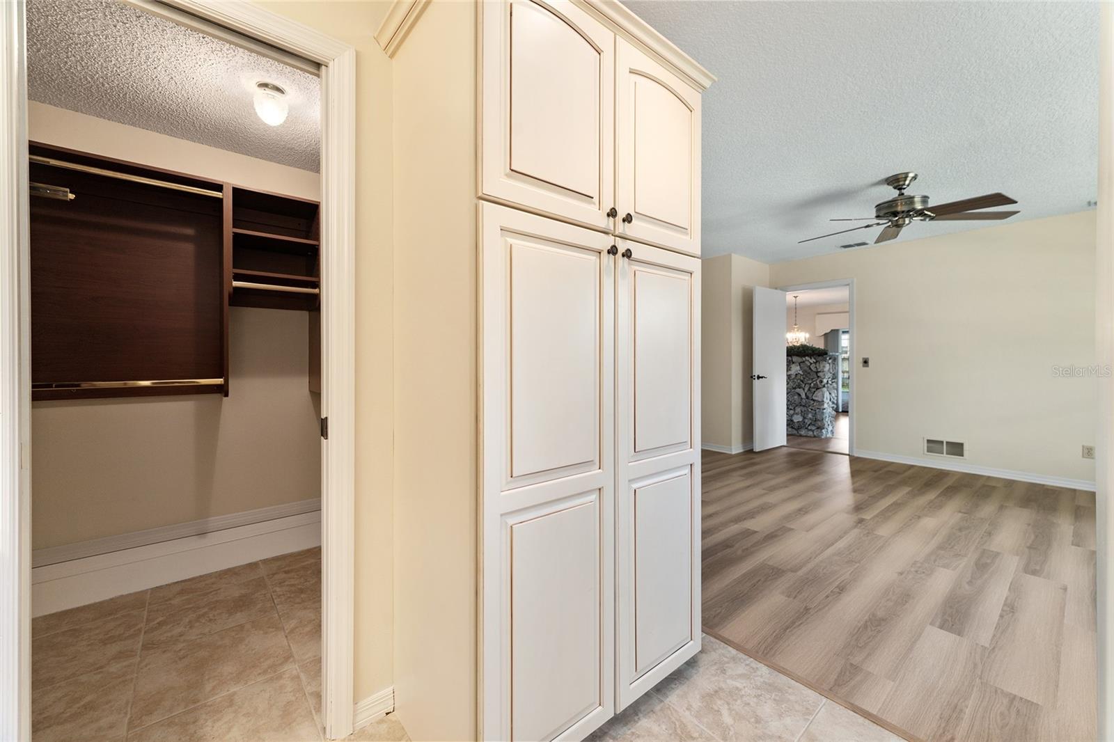 Image 41 of 74 For 290 Queensberry Court