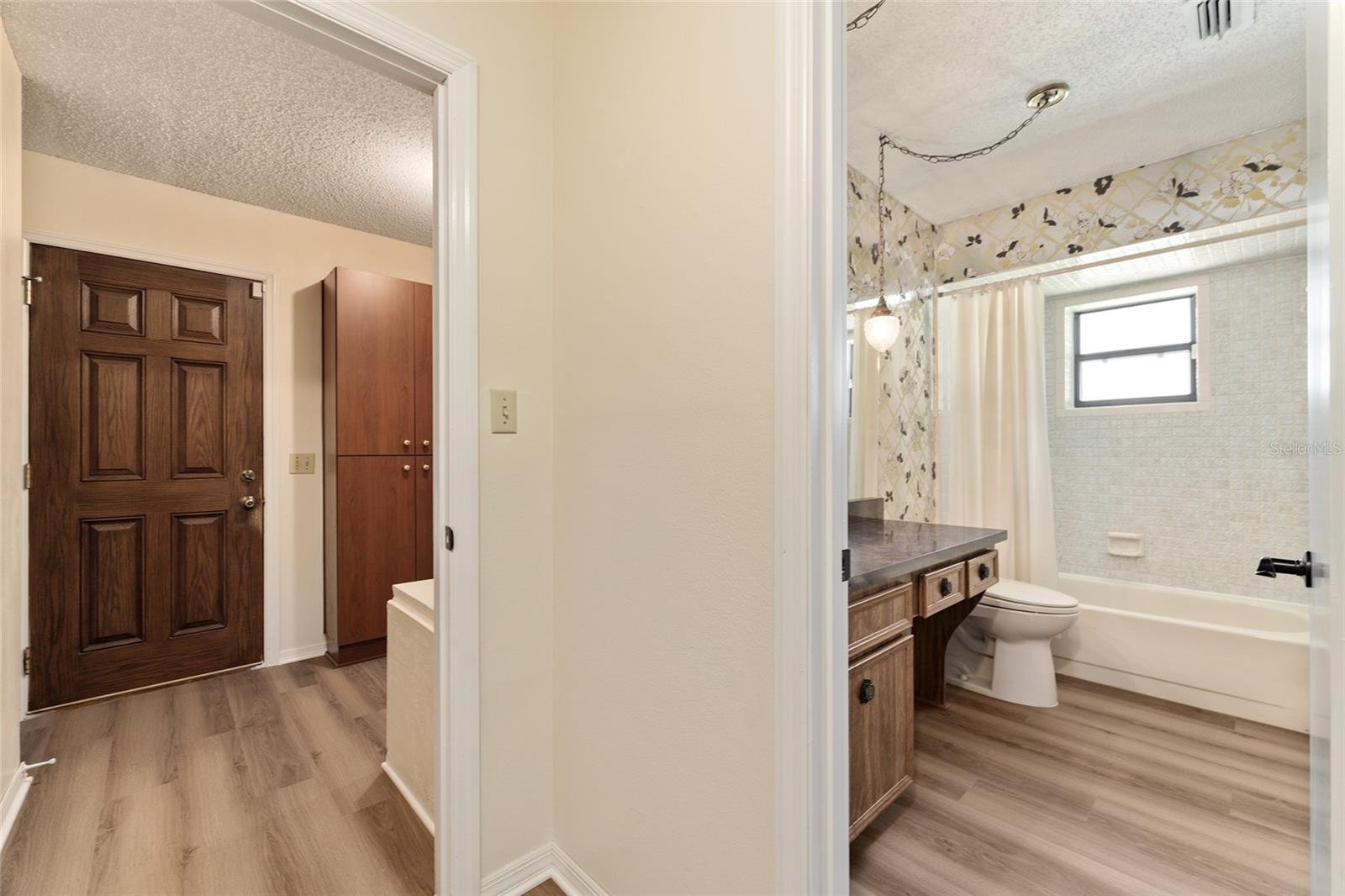 Image 49 of 74 For 290 Queensberry Court