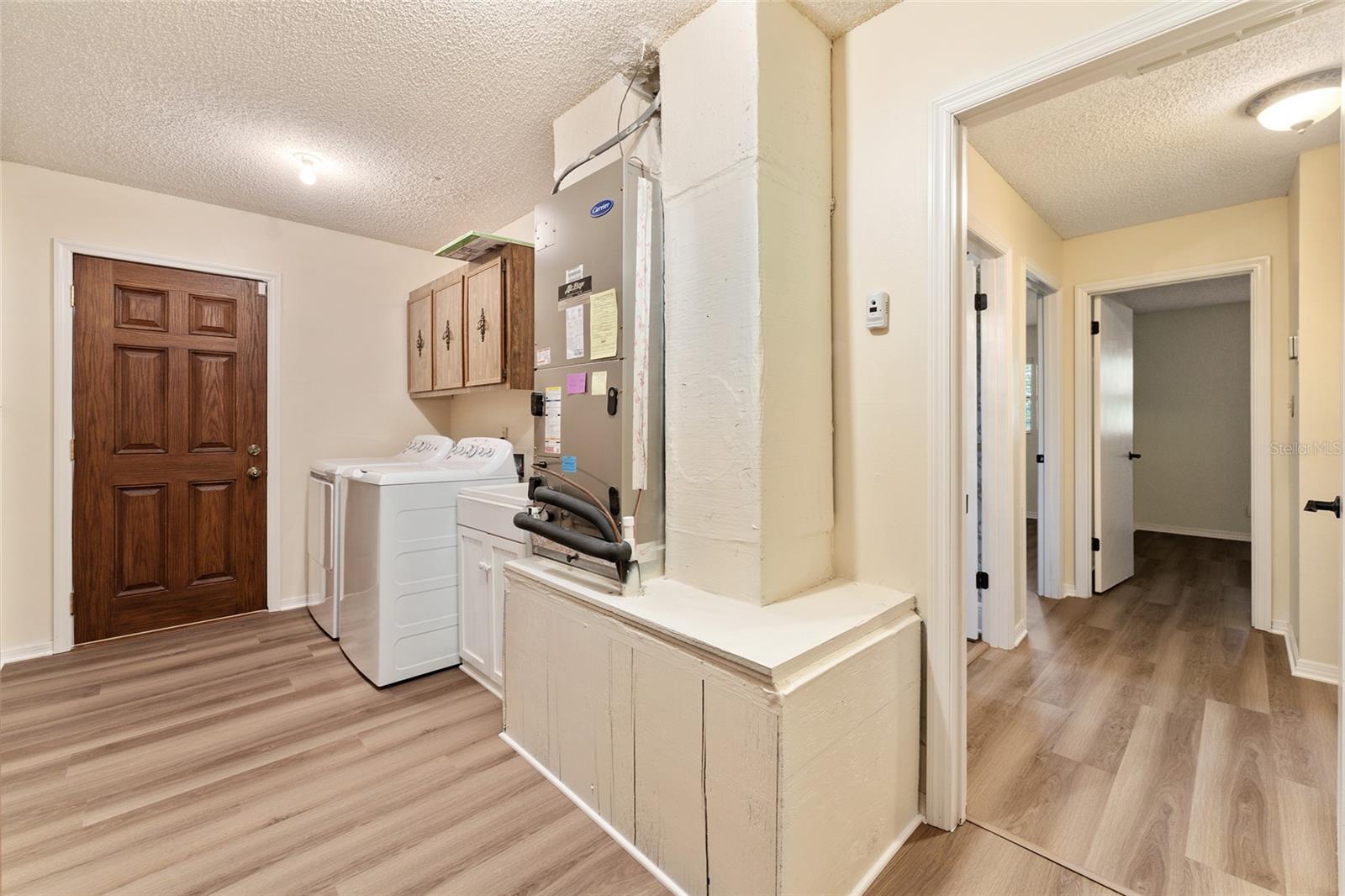 Image 53 of 74 For 290 Queensberry Court