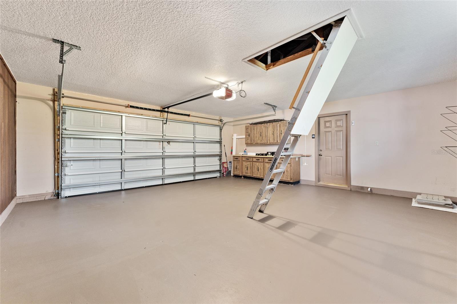 Image 56 of 74 For 290 Queensberry Court