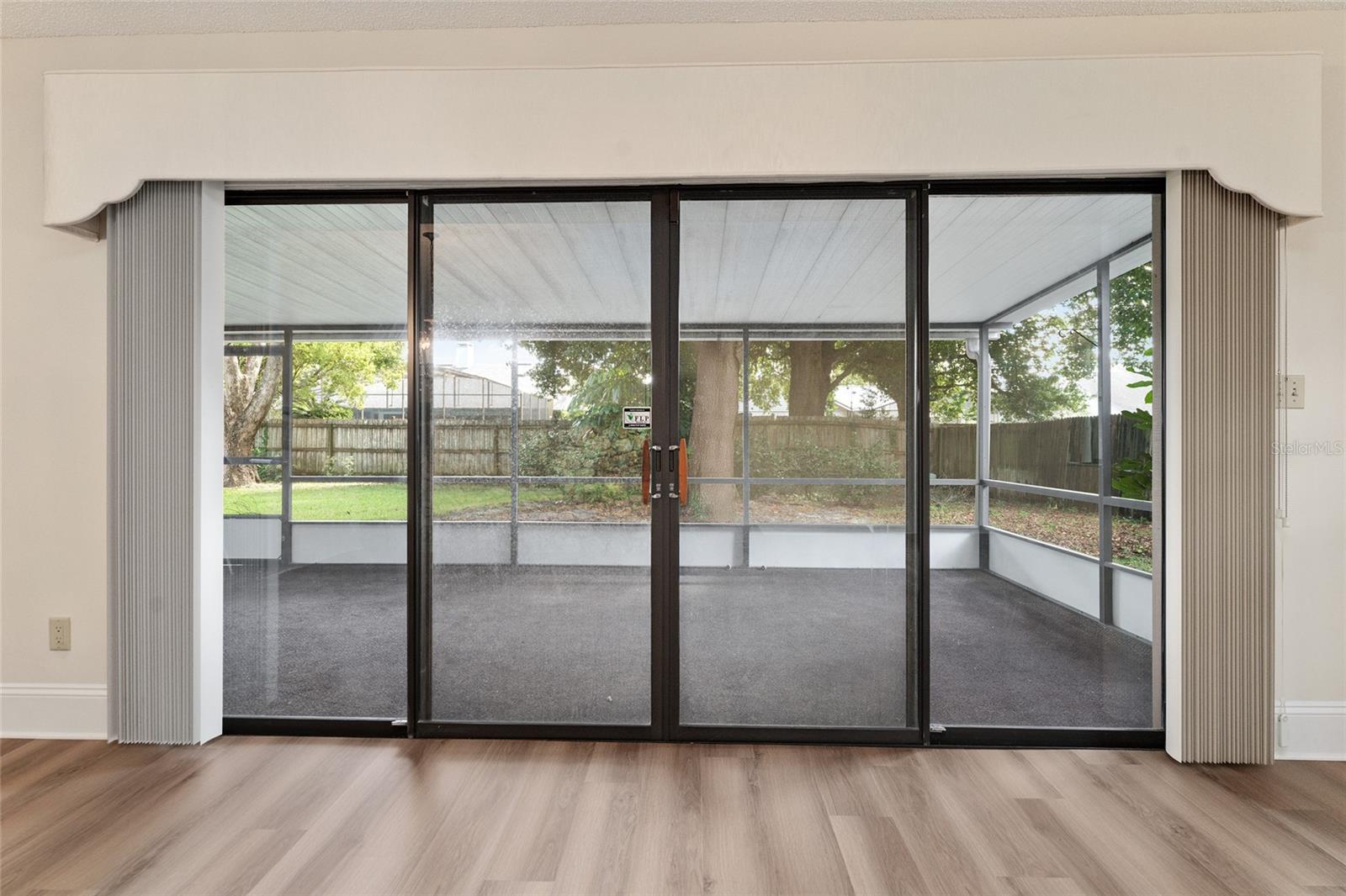 Image 58 of 74 For 290 Queensberry Court