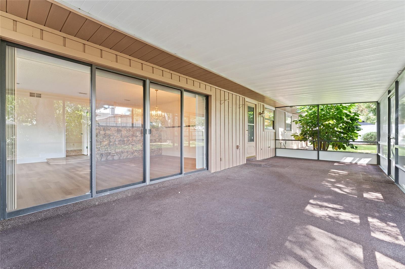 Image 61 of 74 For 290 Queensberry Court