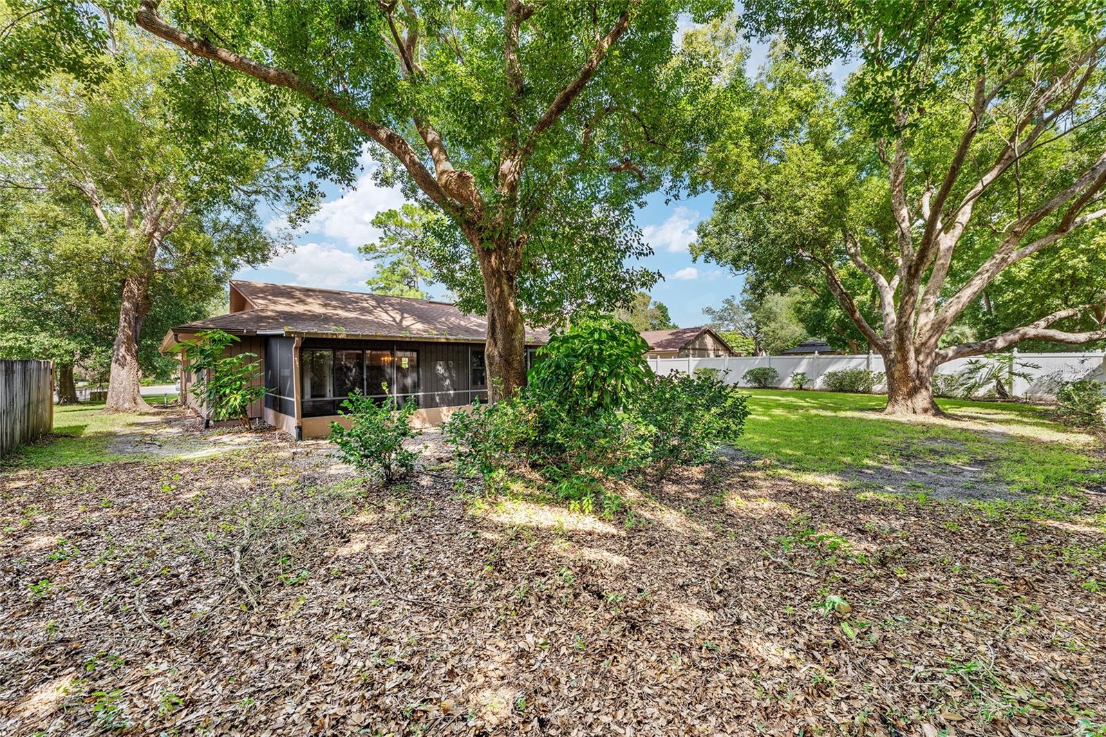 Image 63 of 74 For 290 Queensberry Court