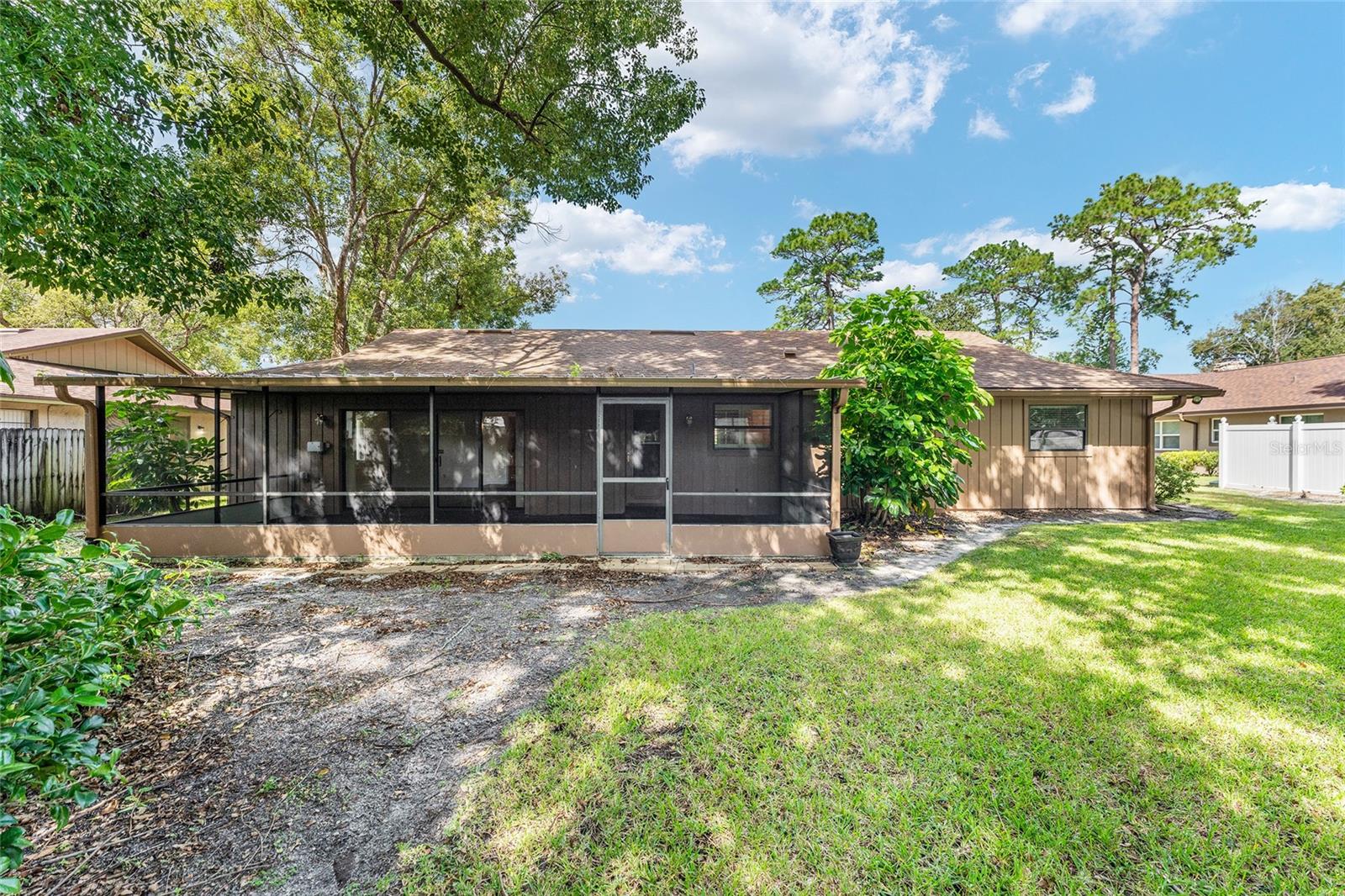 Image 64 of 74 For 290 Queensberry Court