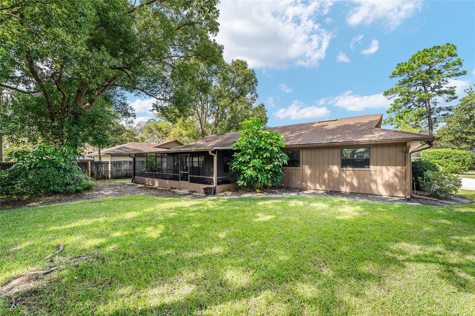 Image 65 of 74 For 290 Queensberry Court