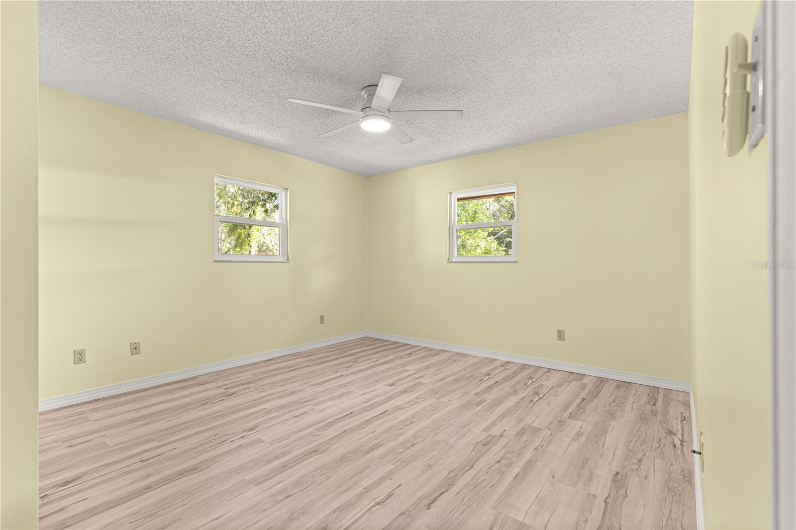 Image 17 of 53 For 13988 41st Terrace
