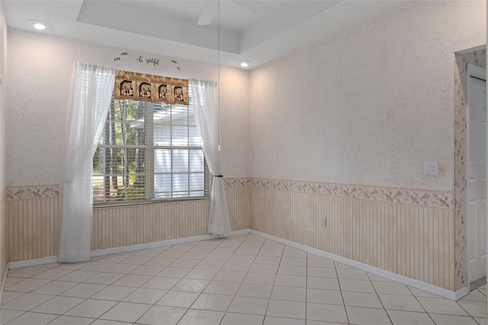 Image 16 of 62 For 4881 Phoenix Drive