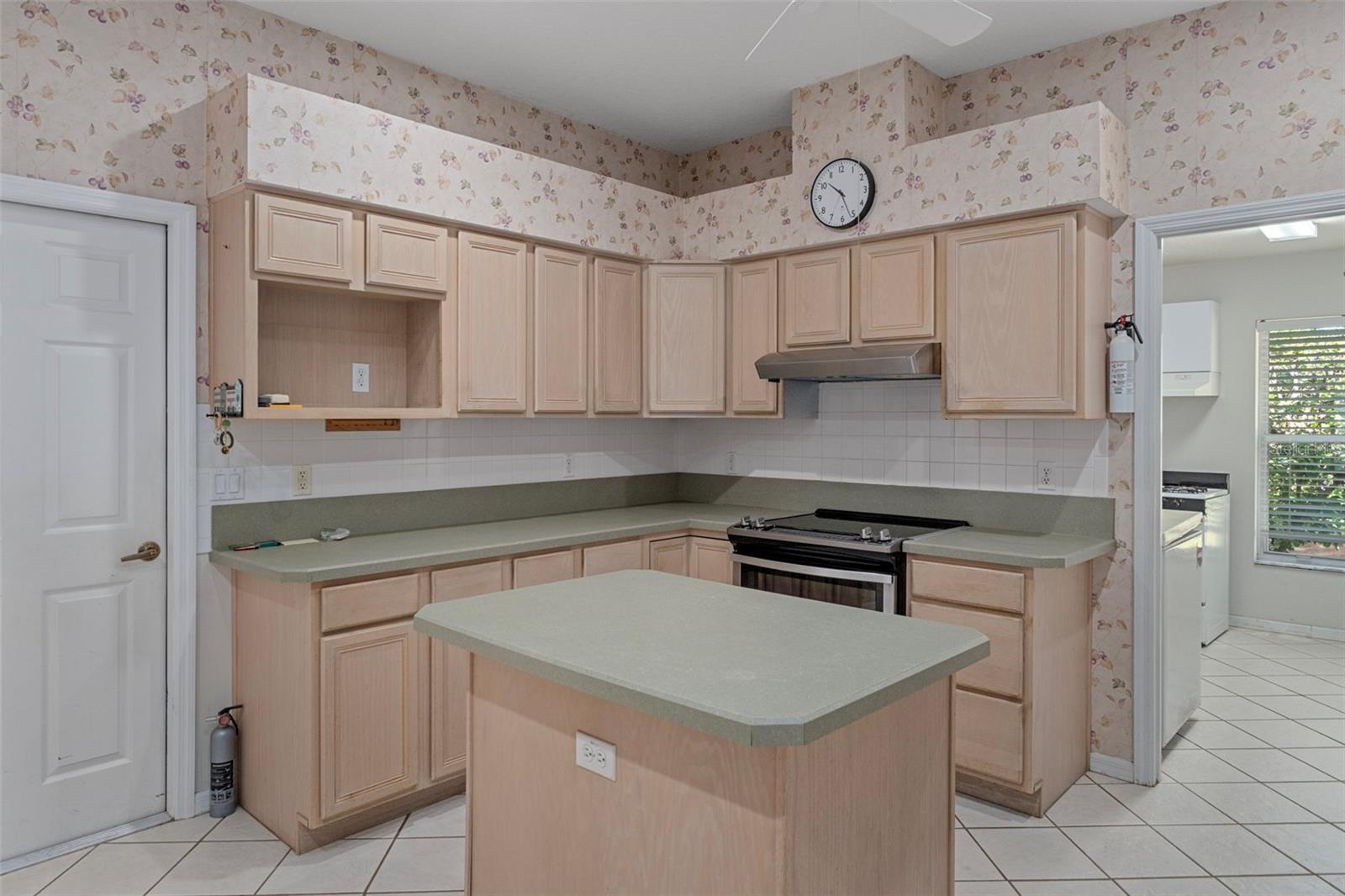 Image 19 of 62 For 4881 Phoenix Drive