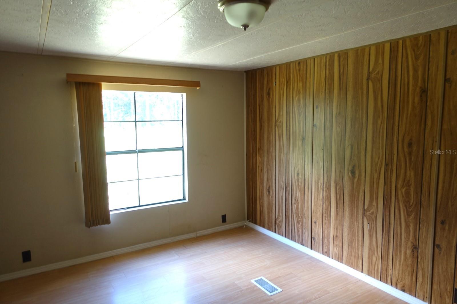 Image 17 of 24 For 18471 44th Street
