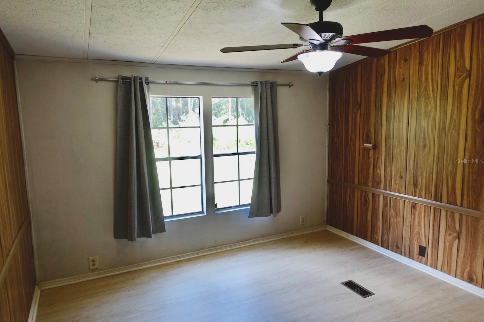 Image 18 of 24 For 18471 44th Street