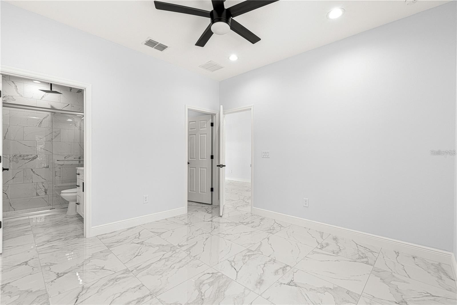 Image 14 of 28 For 15186 61st Court