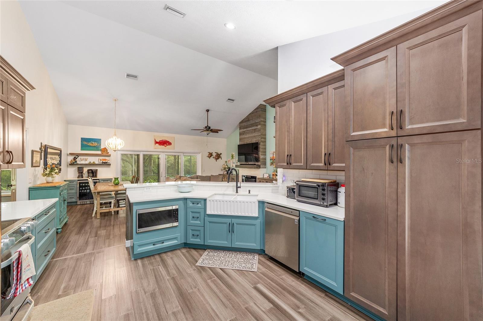 Image 19 of 42 For 3135 Barton Creek Circle
