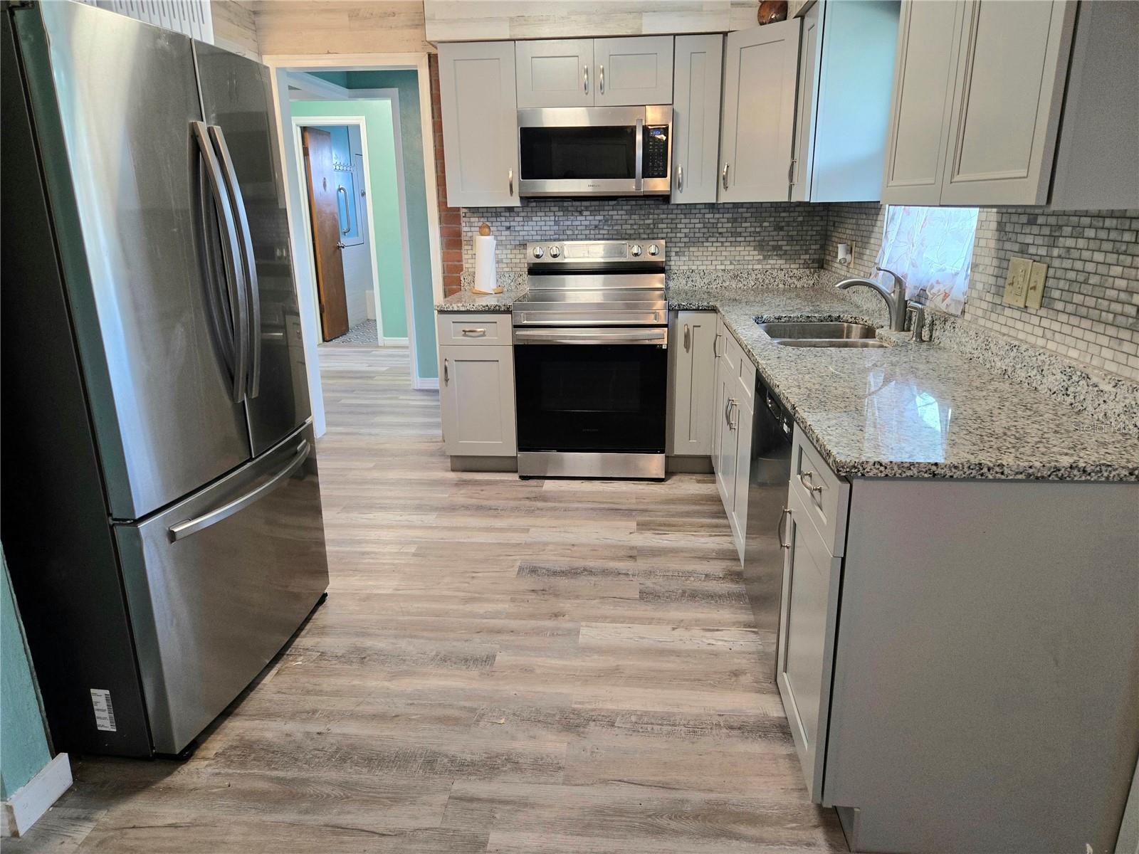 Image 6 of 22 For 4091 4th Terrace