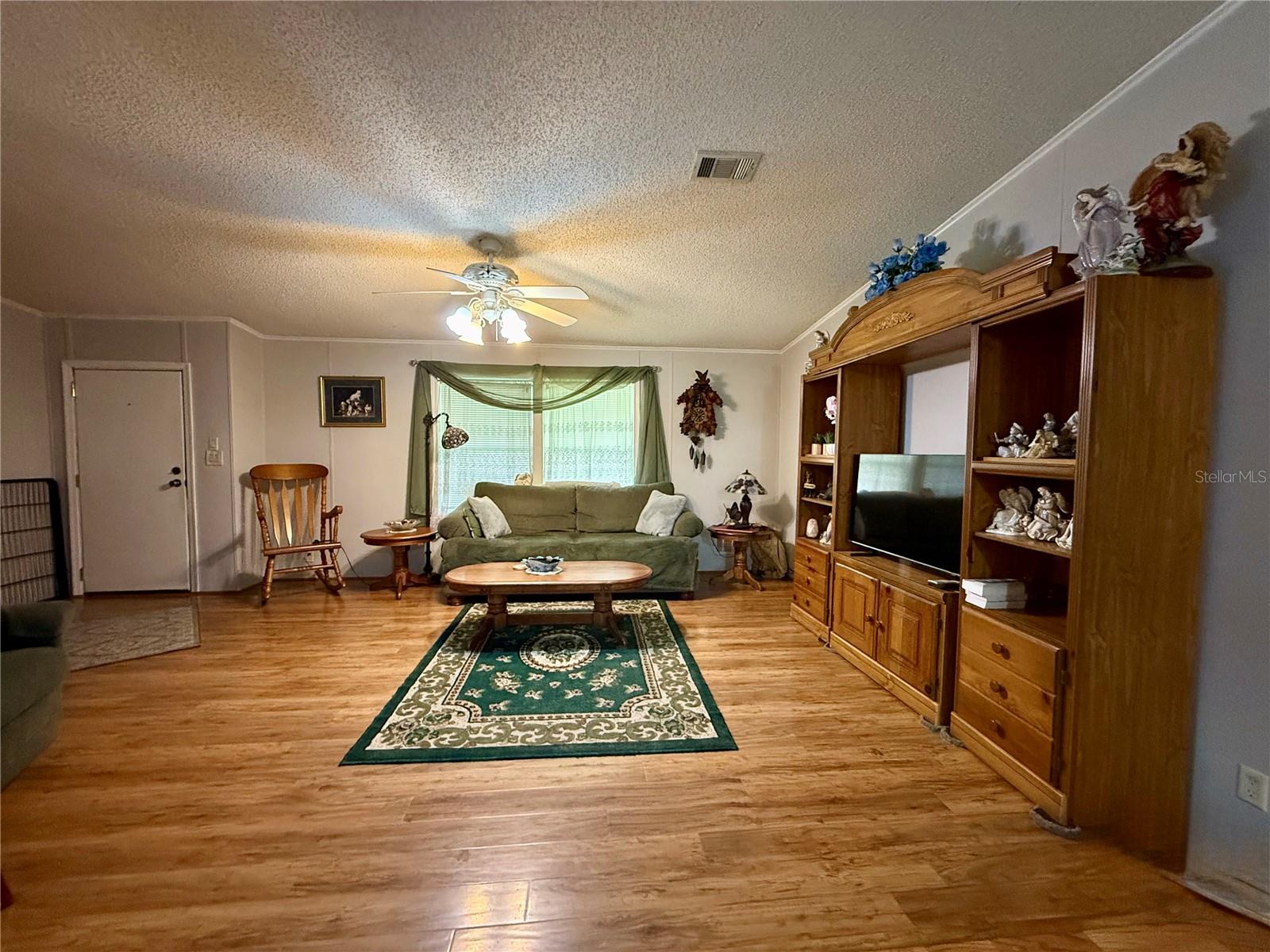 Image 12 of 29 For 340 Debra Street