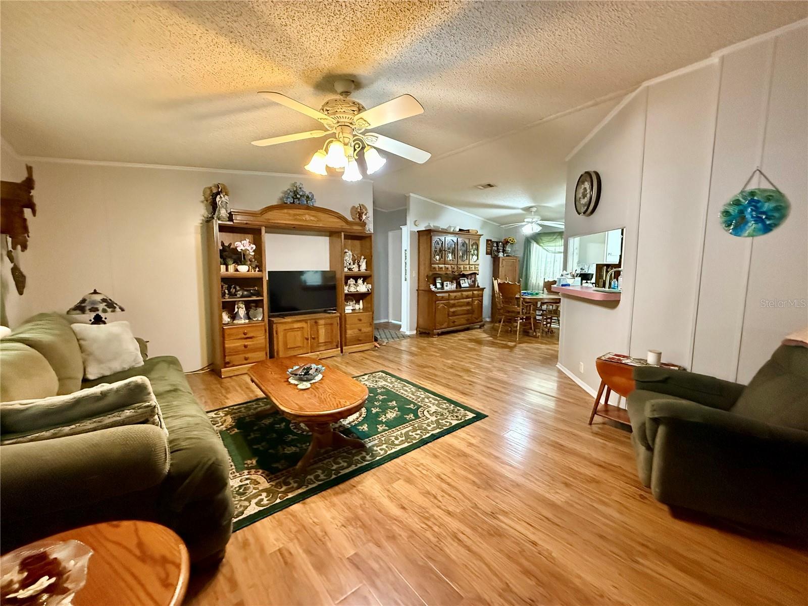 Image 9 of 29 For 340 Debra Street