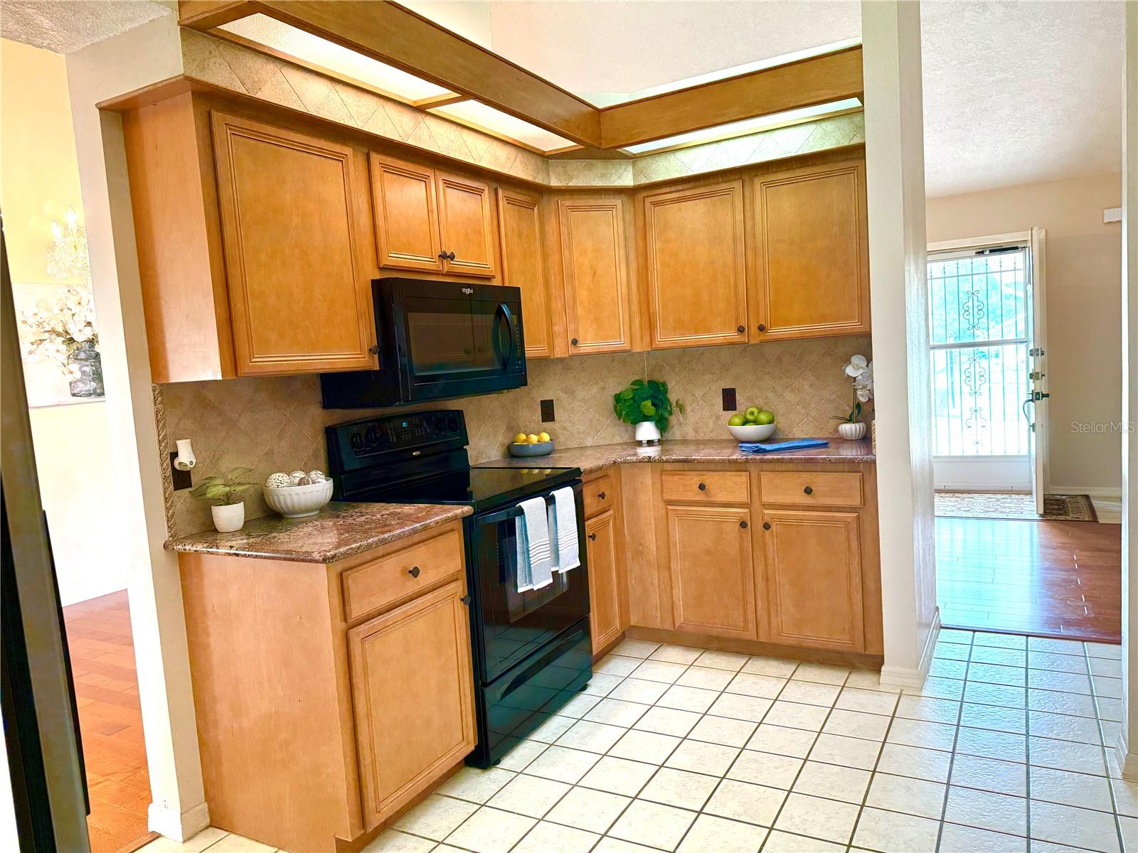 Image 18 of 58 For 6157 Silver Palm Way