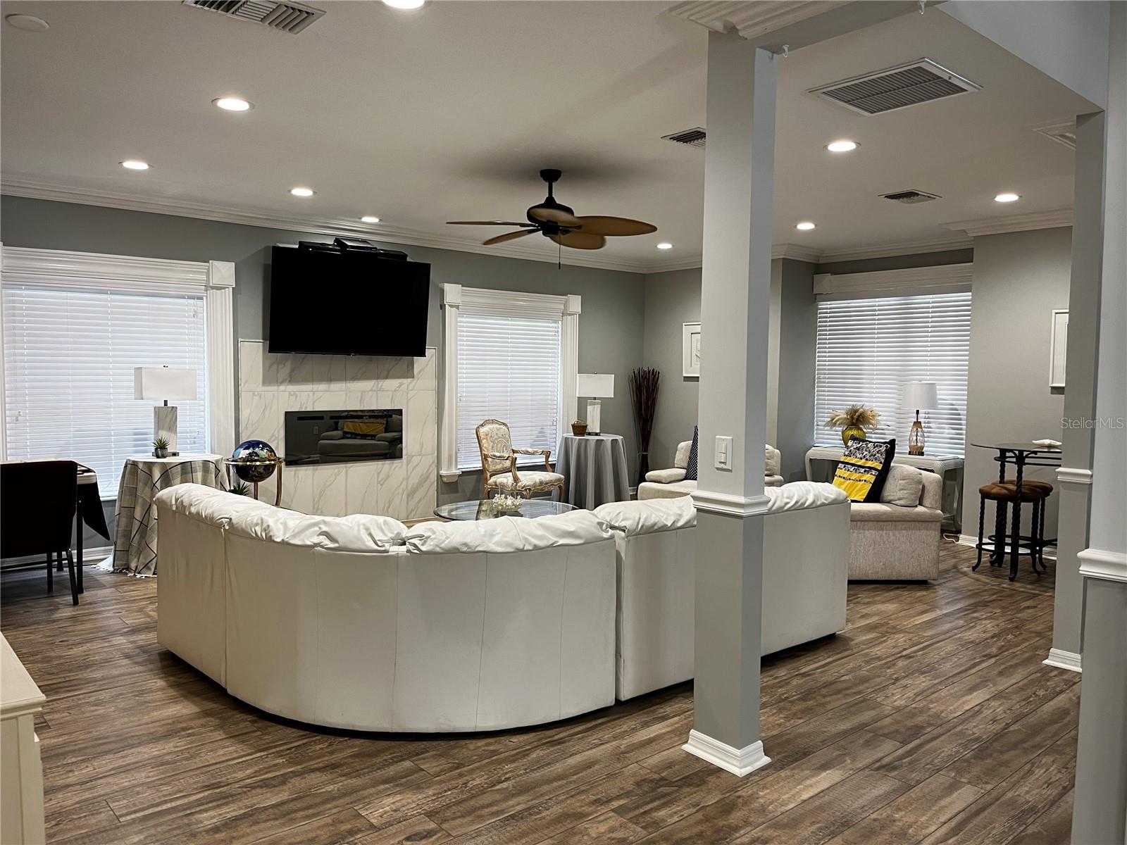 Image 44 of 58 For 6157 Silver Palm Way
