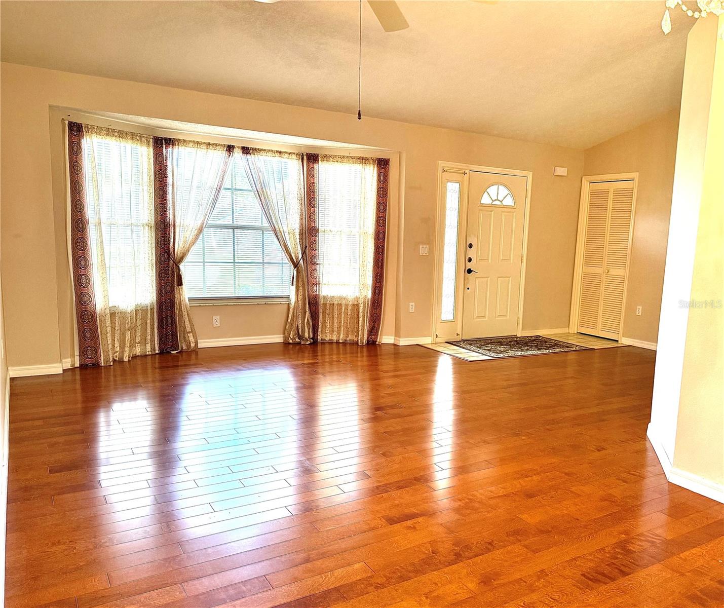 Image 6 of 58 For 6157 Silver Palm Way