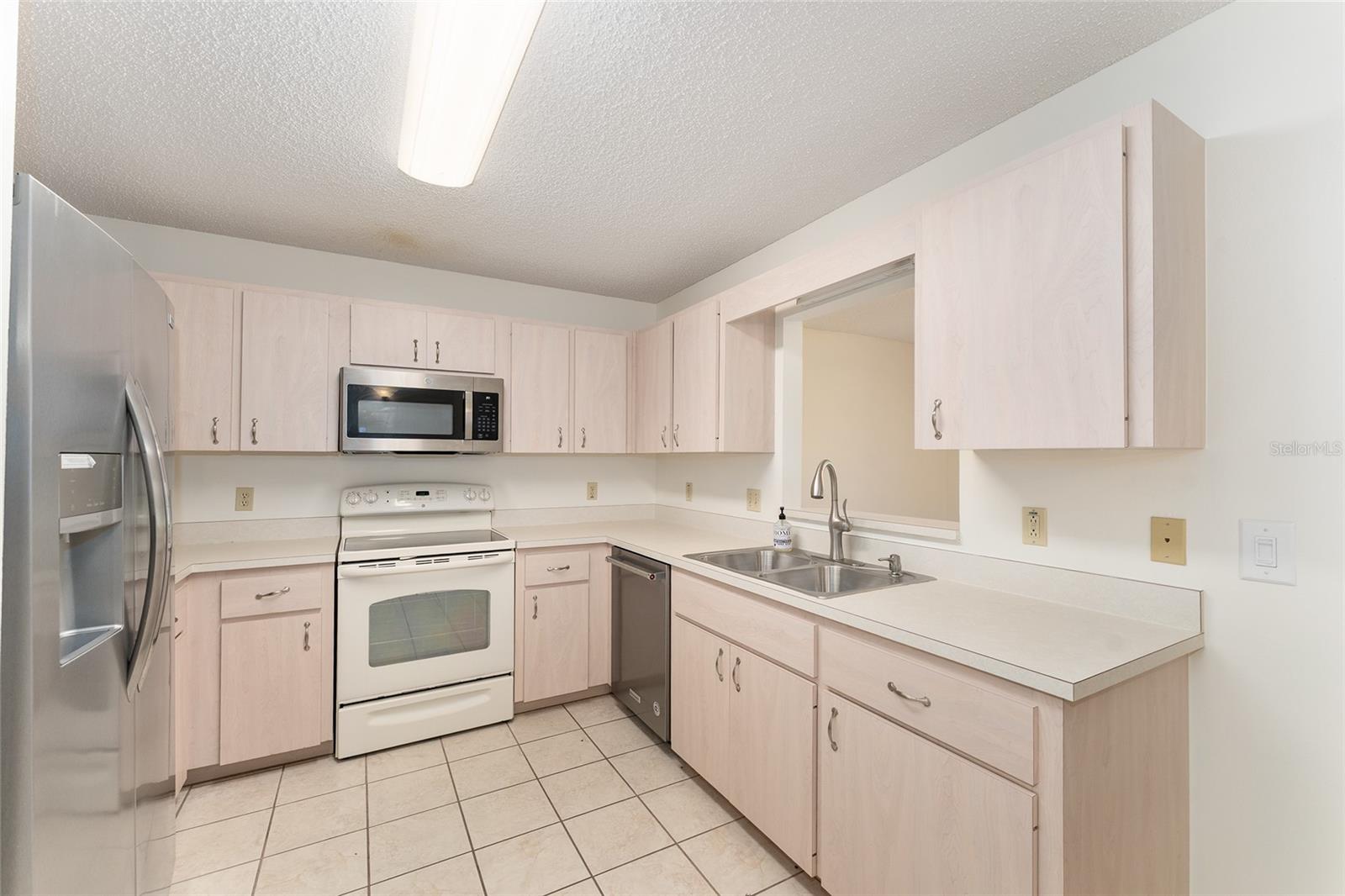 Image 25 of 61 For 9660 92nd Court C