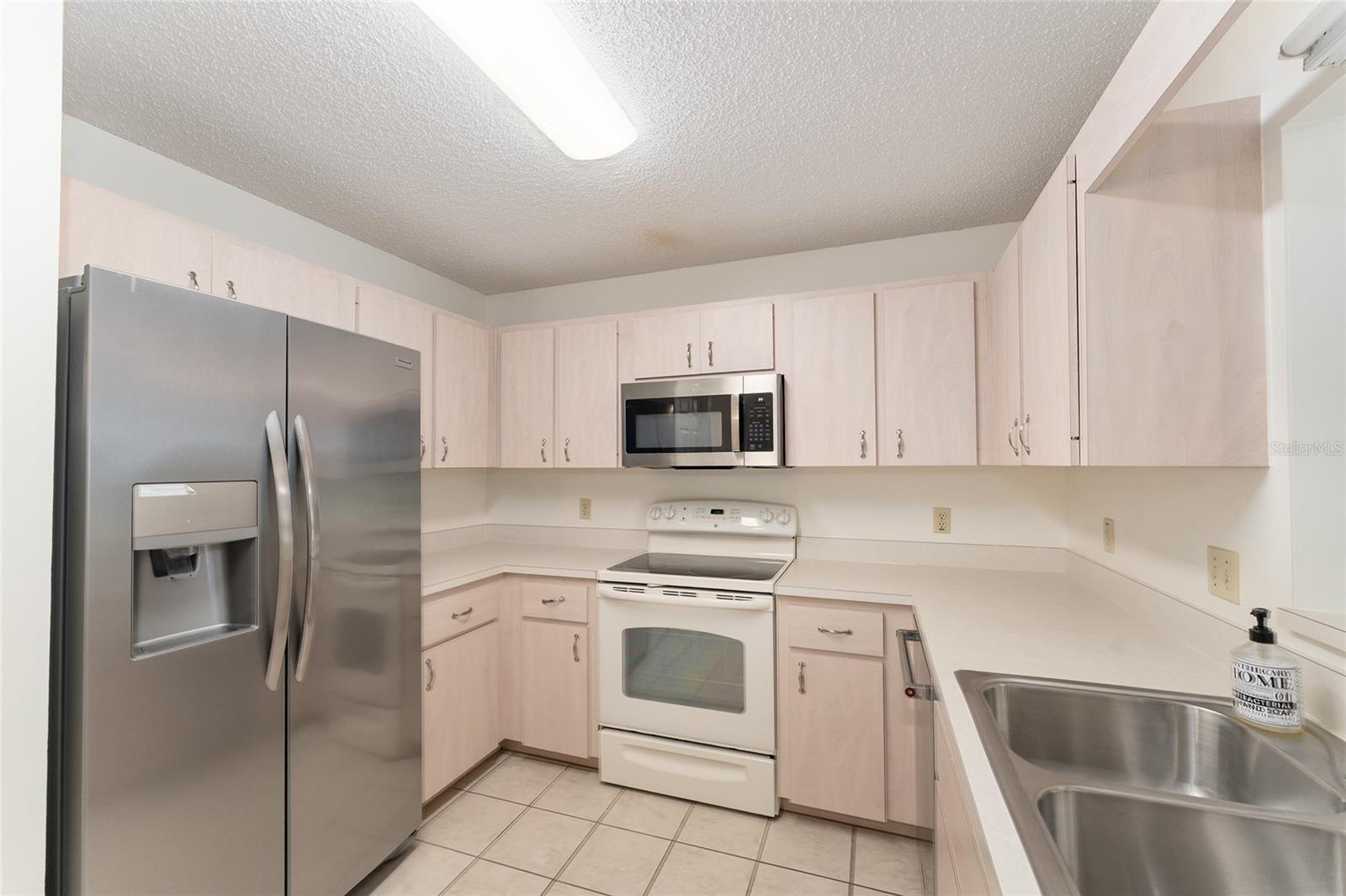 Image 27 of 61 For 9660 92nd Court C