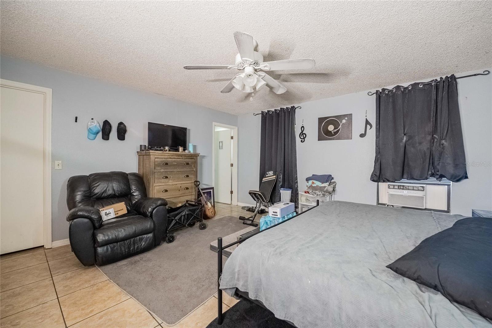 Image 22 of 38 For 4026 Mather Road W