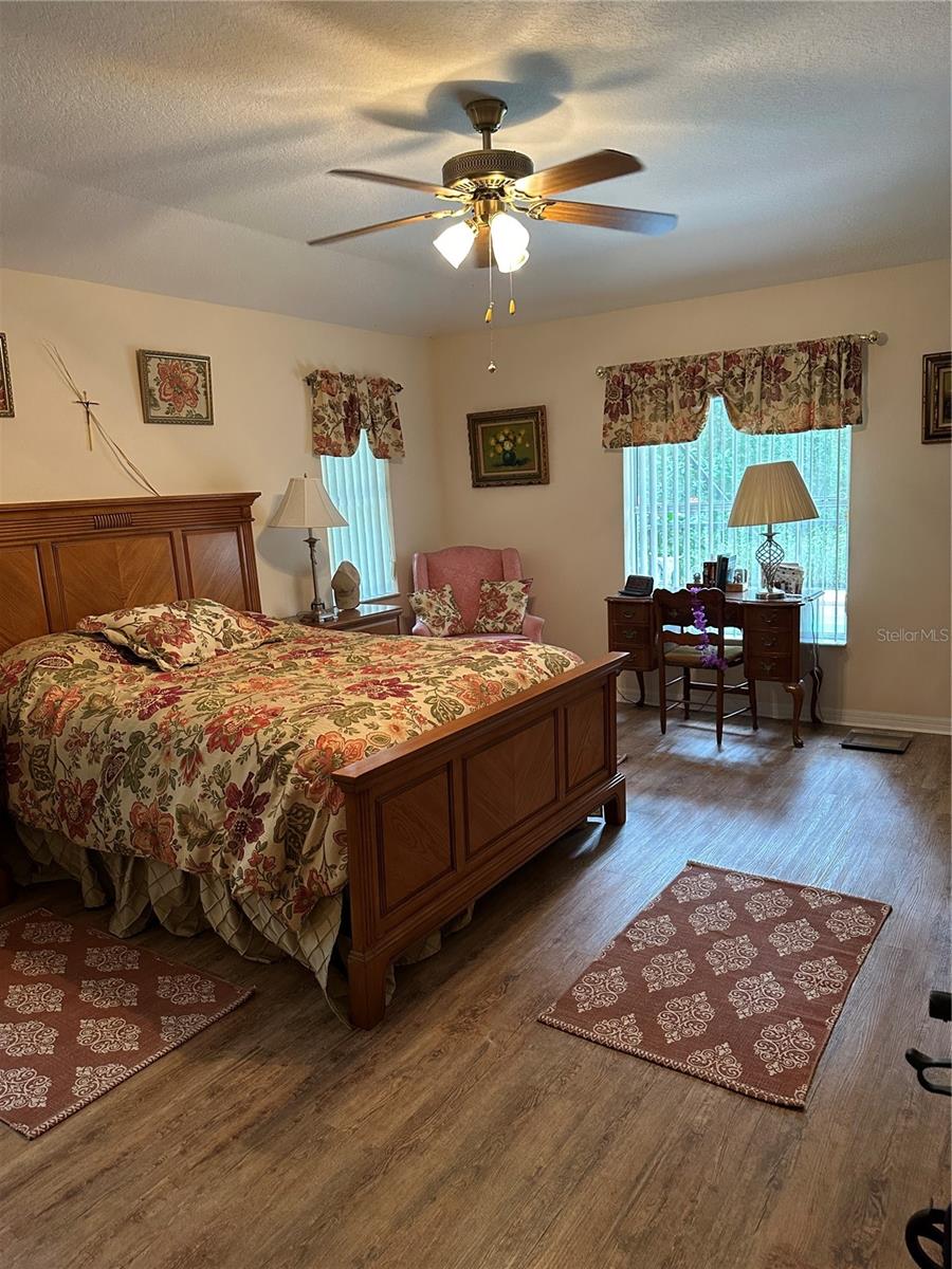 Image 20 of 38 For 9221 193rd Circle