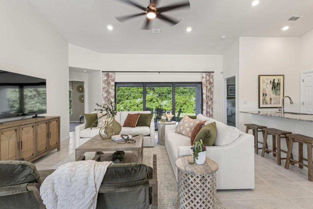 Listing photo id 2 for 6445 Shafton Terrace