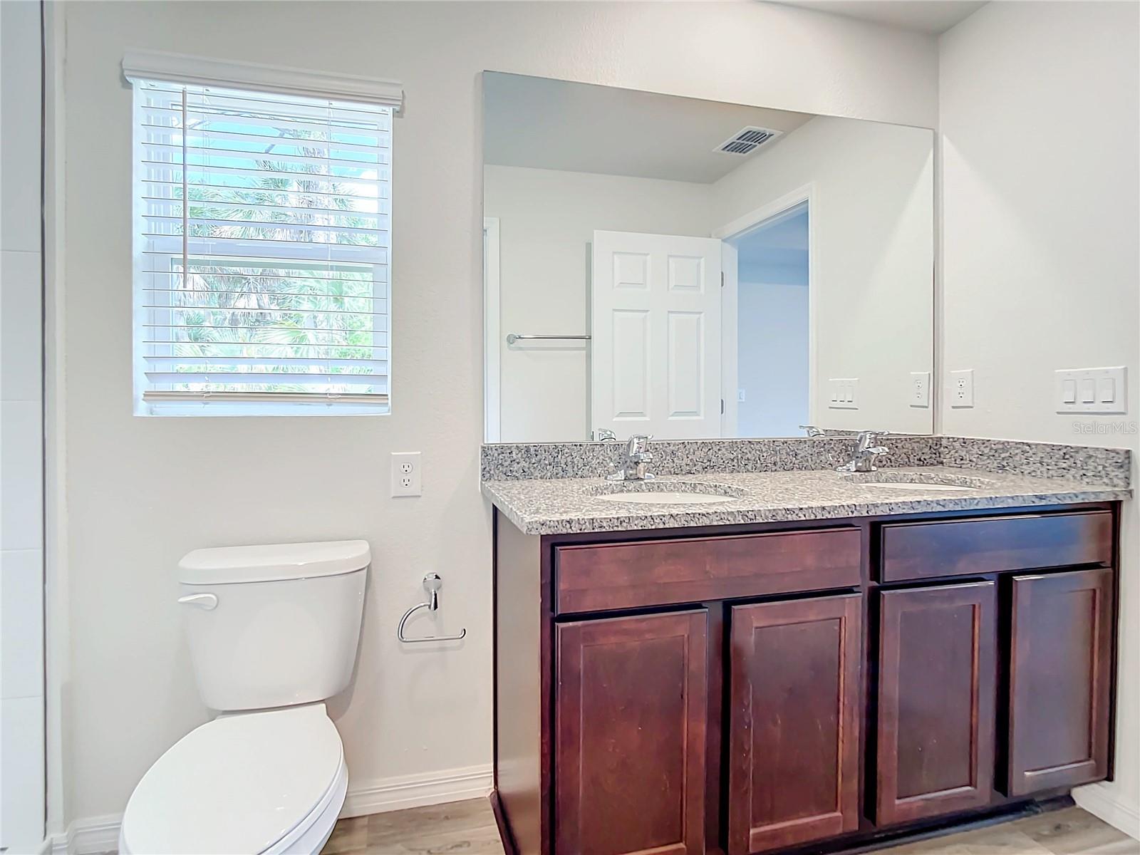 Image 13 of 20 For 14409 Chamberlain Boulevard