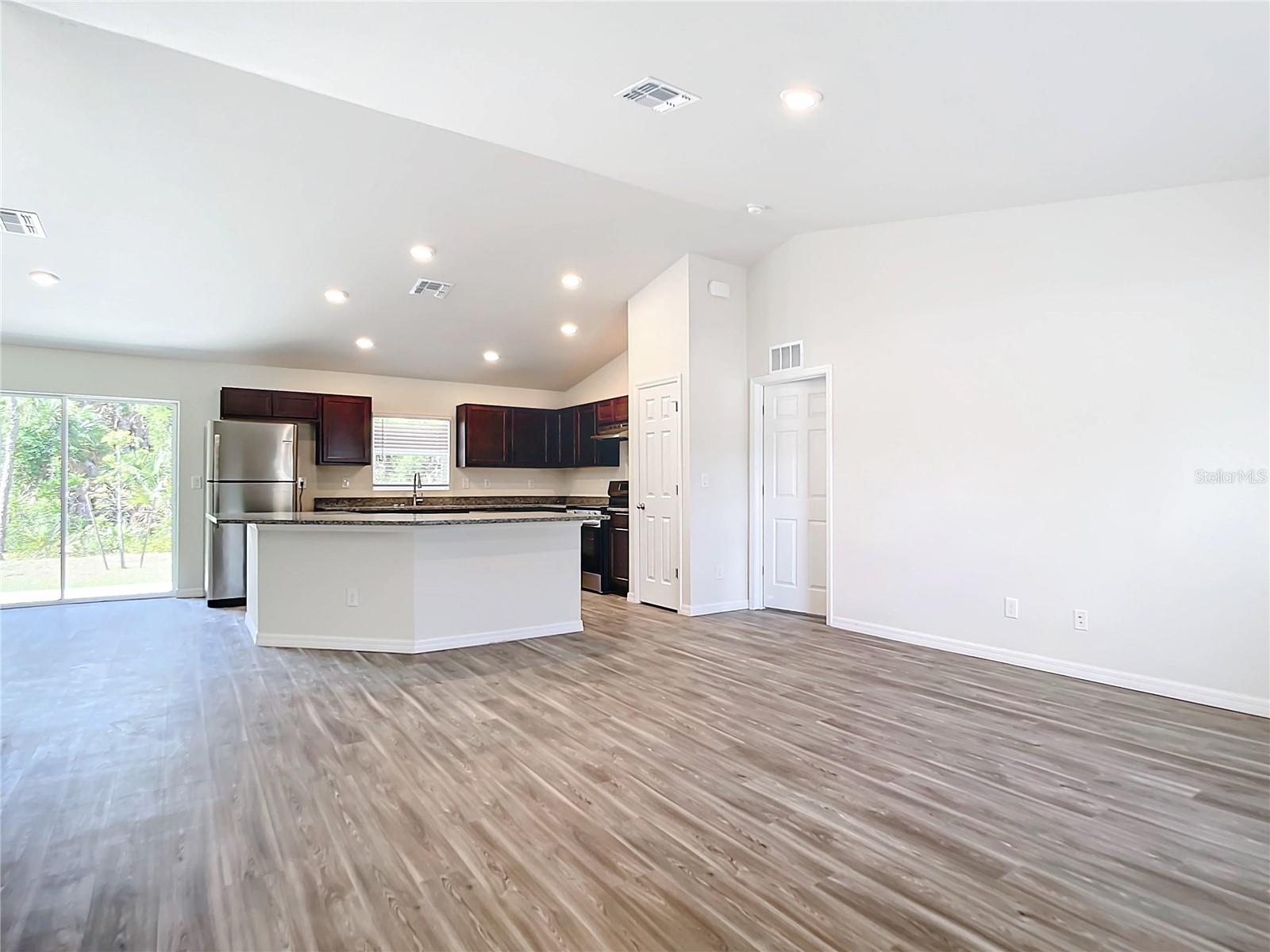 Image 3 of 20 For 14409 Chamberlain Boulevard