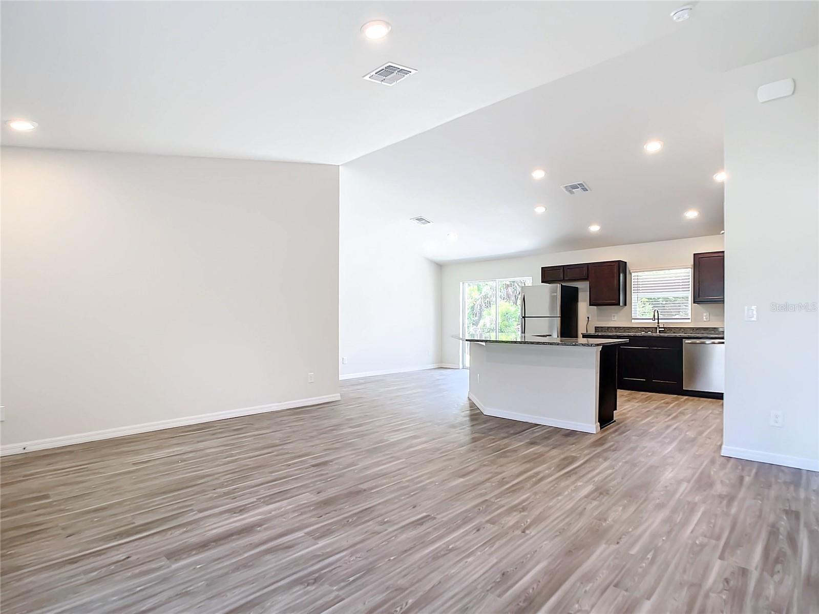 Image 4 of 20 For 14409 Chamberlain Boulevard