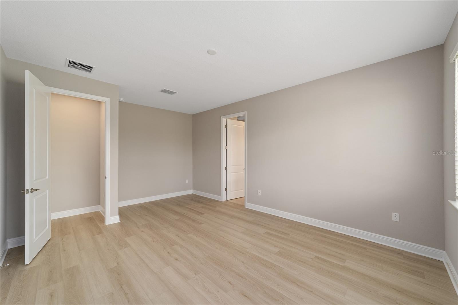Image 17 of 36 For 10073 106th Circle