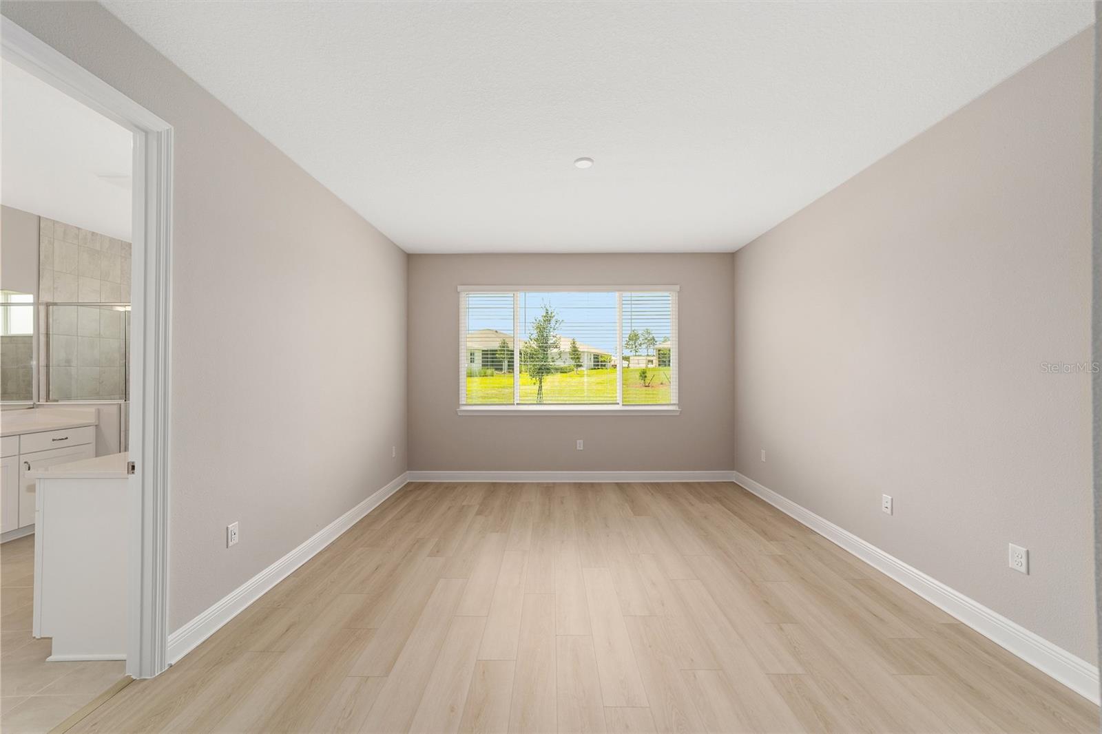 Image 18 of 36 For 10073 106th Circle