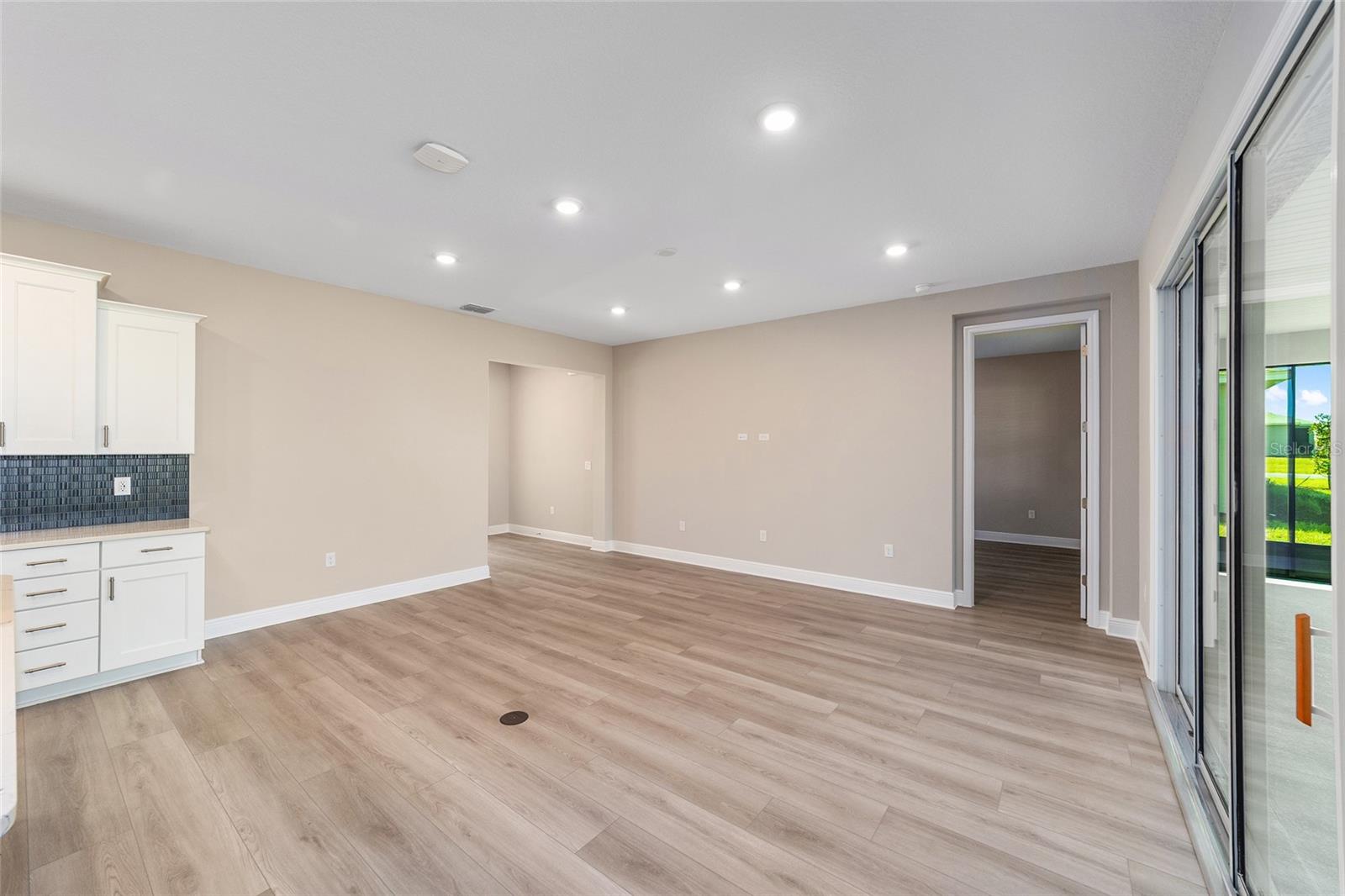 Image 12 of 37 For 9912 106th Circle