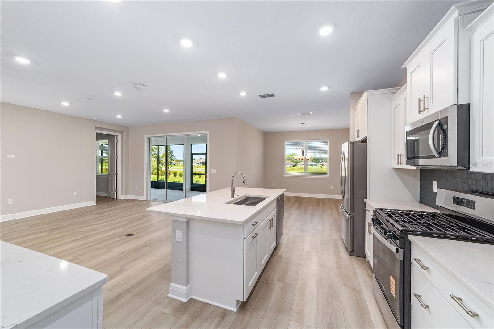 Image 19 of 37 For 9912 106th Circle