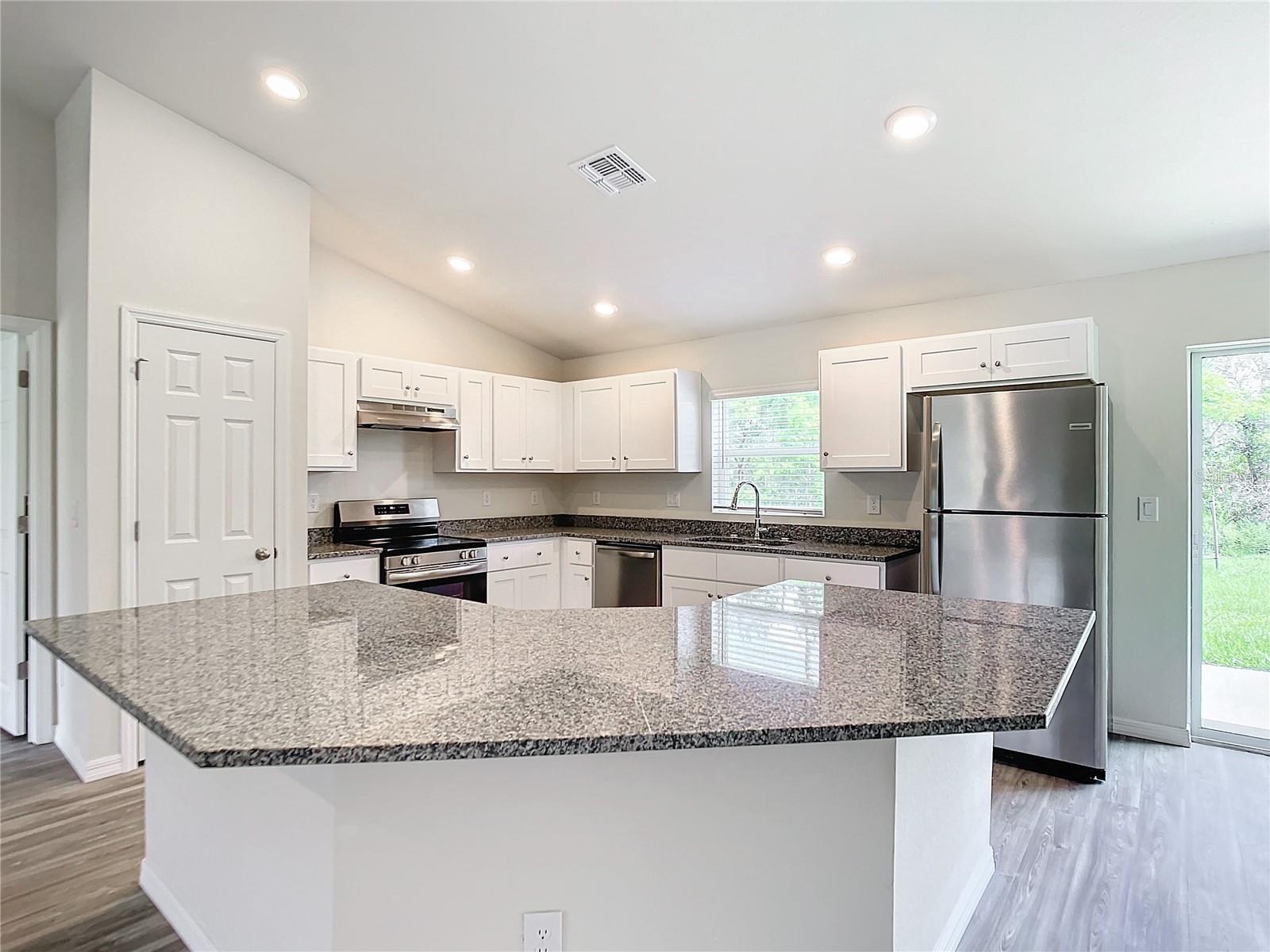 Image 5 of 24 For 772 Biscayne Drive