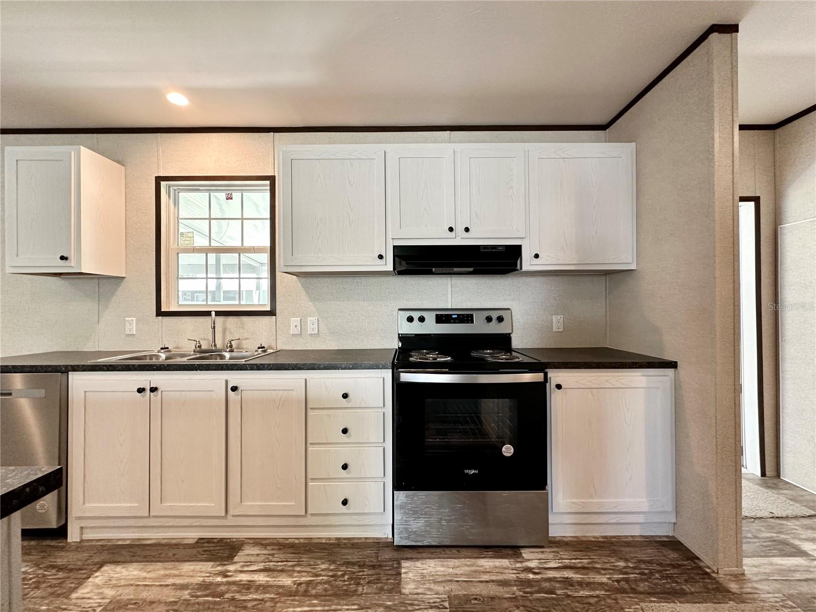 Image 9 of 24 For 8551 Electra Avenue