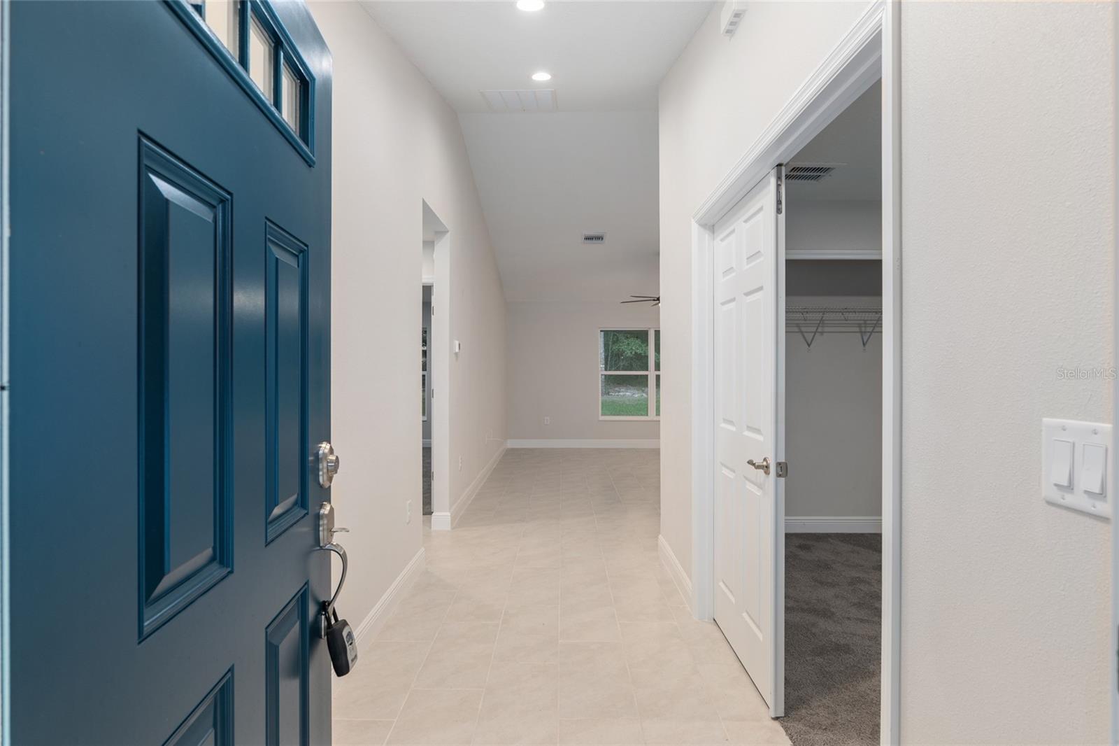 Listing photo id 0 for 2404 Devon Drive