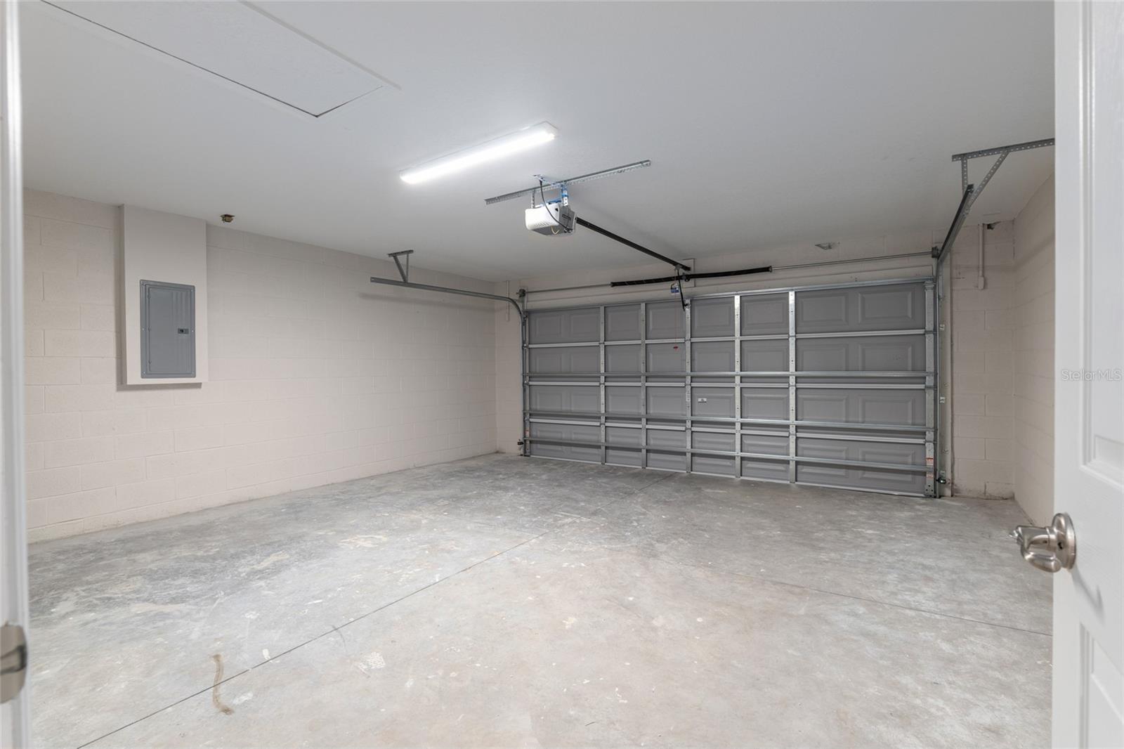 Listing photo id 20 for 2404 Devon Drive