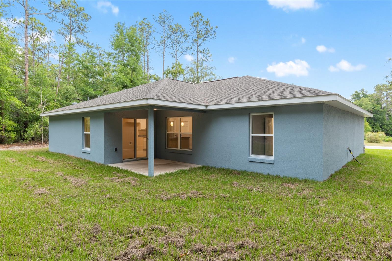 Listing photo id 24 for 2404 Devon Drive