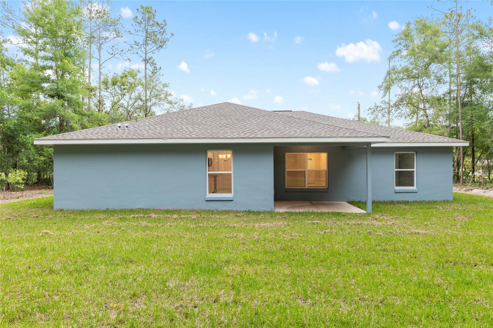 Listing photo id 25 for 2404 Devon Drive