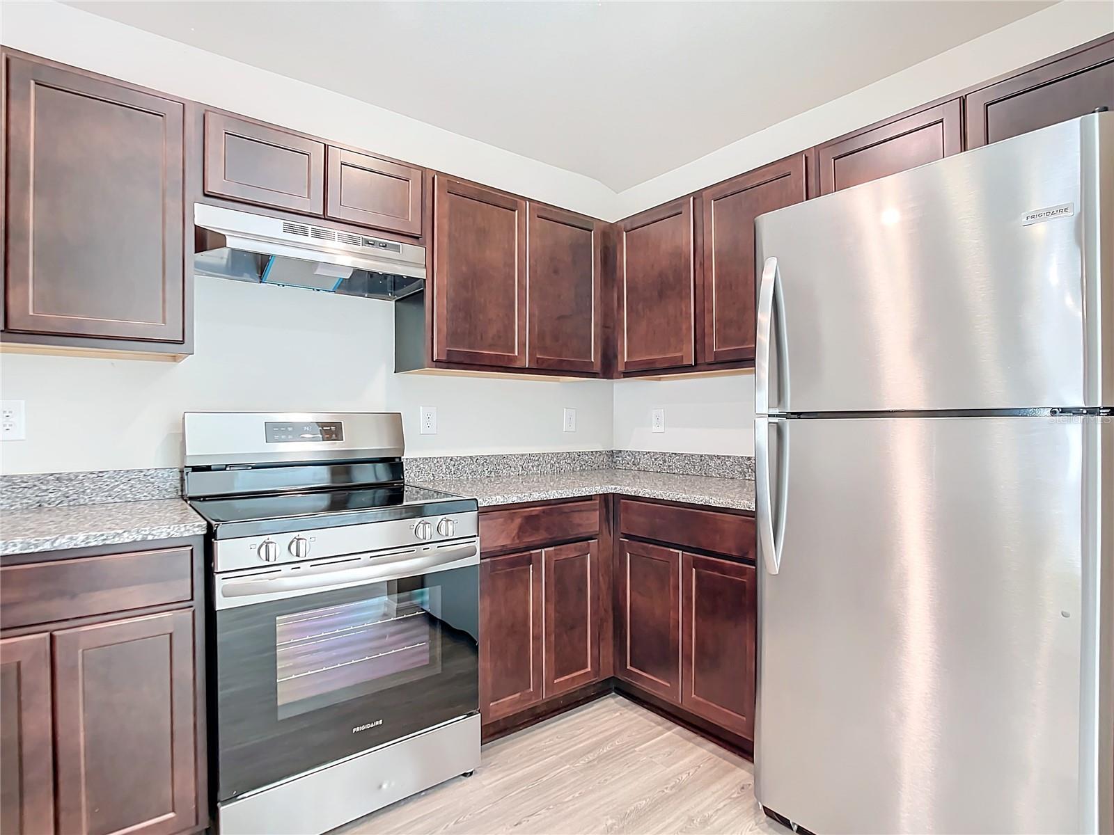 Image 4 of 10 For 2044 Hilton Street