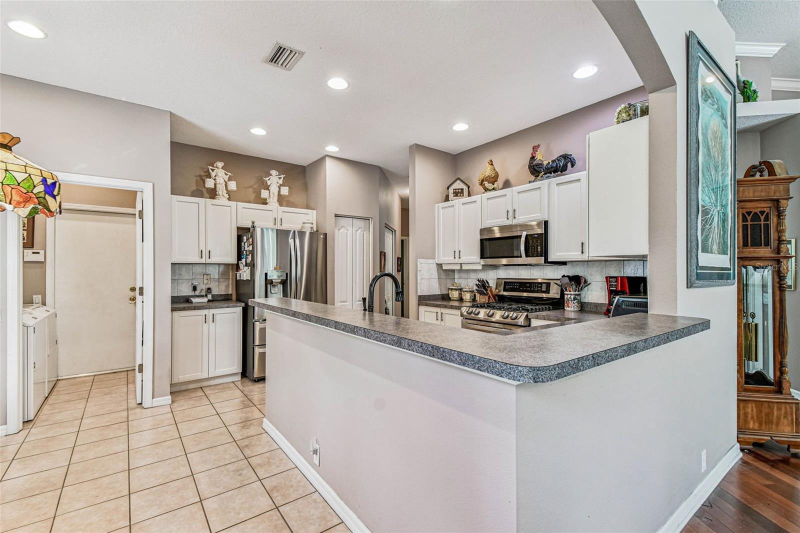 Image 14 of 95 For 9408 Edenton Way