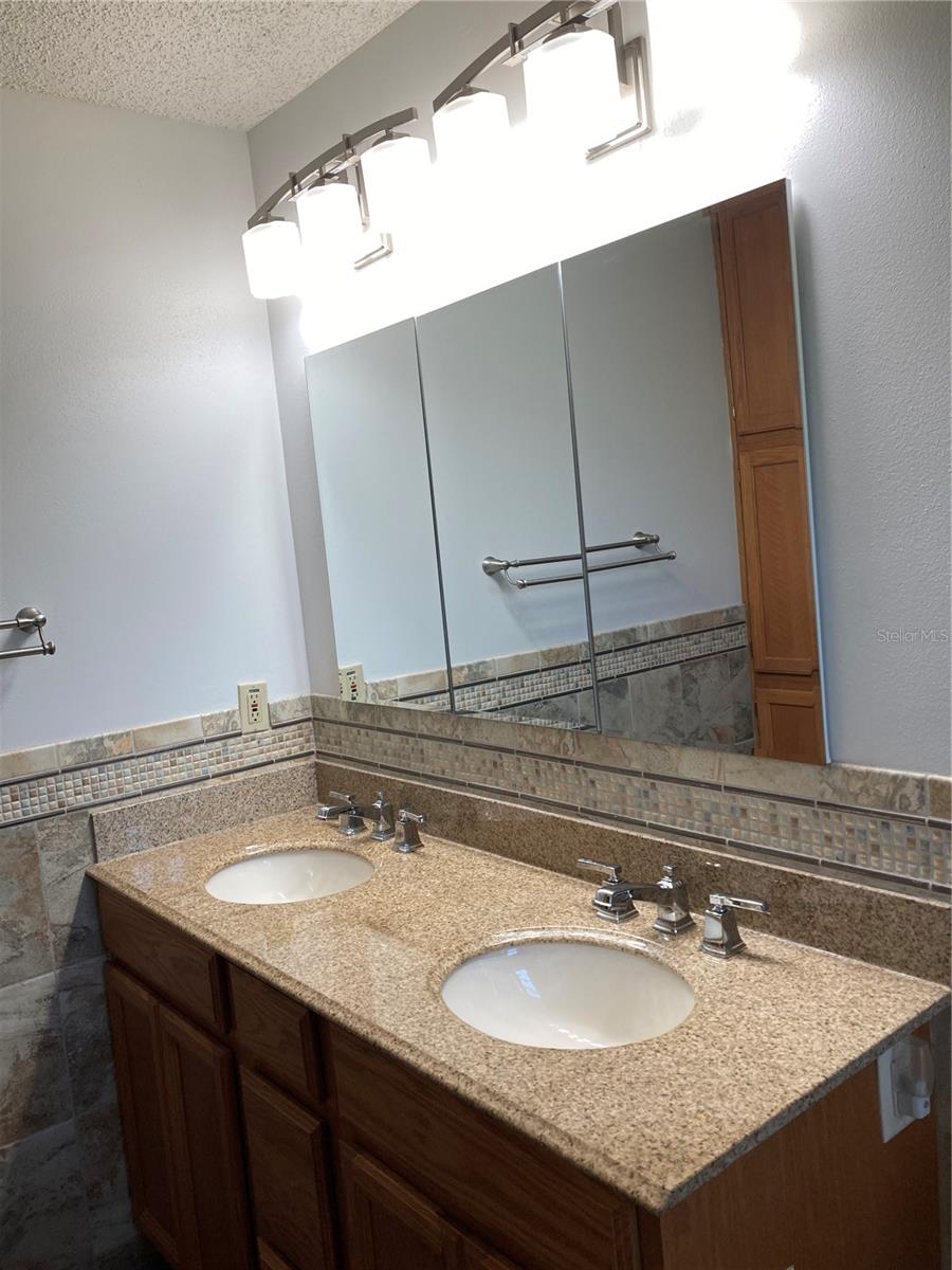 Image 17 of 28 For 8931 98th Street Unit A
