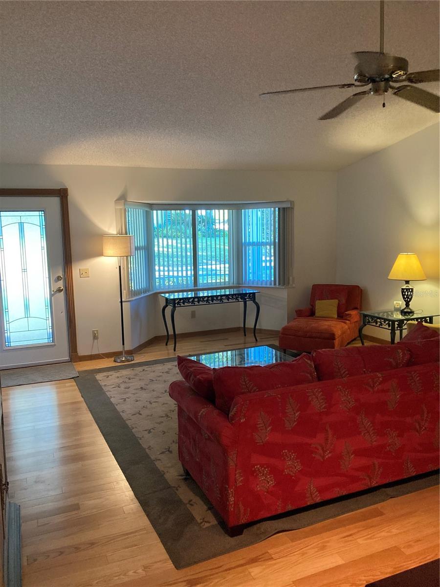 Image 4 of 28 For 8931 98th Street Unit A