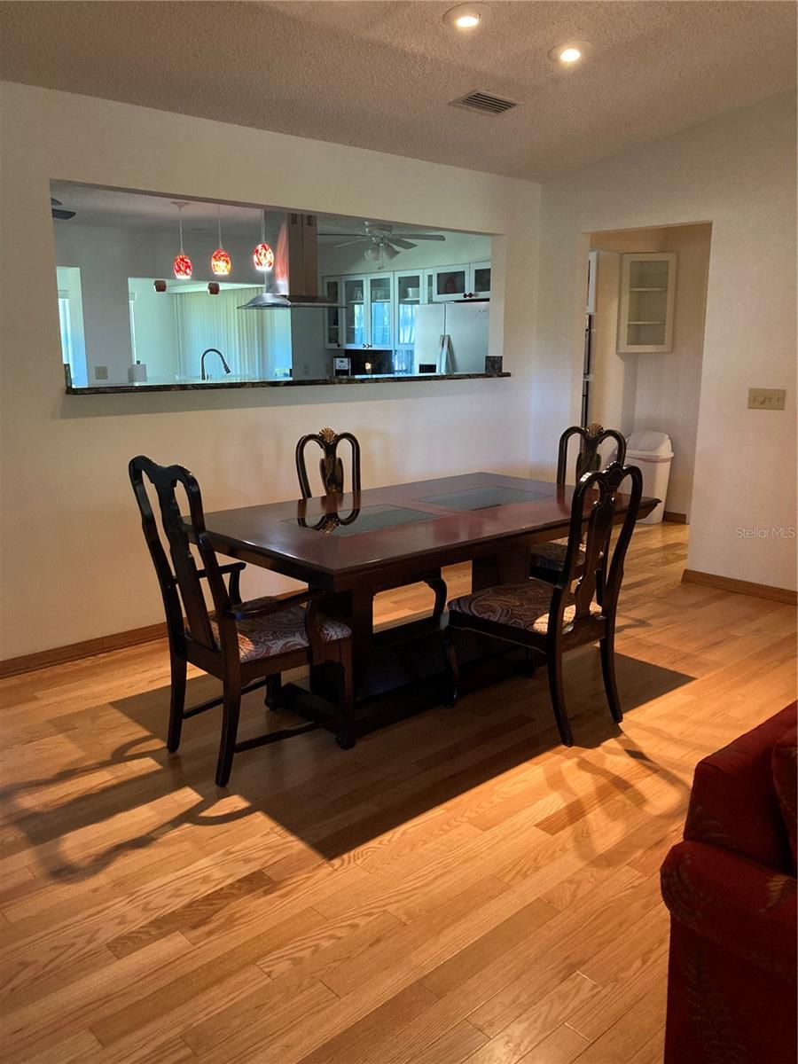 Image 6 of 28 For 8931 98th Street Unit A