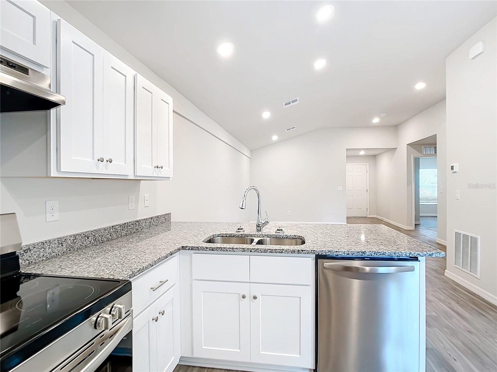 Image 7 of 18 For 2104 Fernwood Street