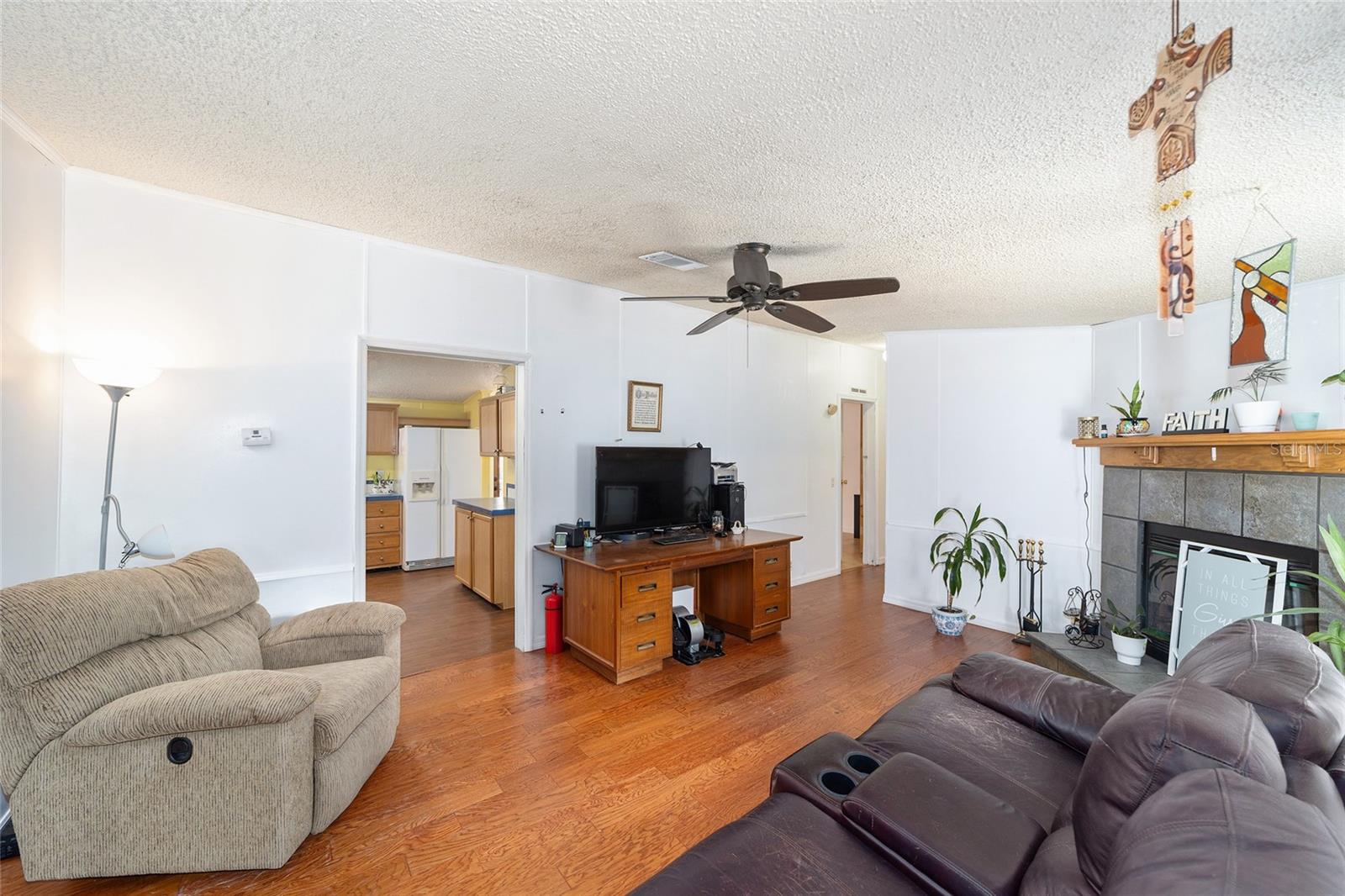 Image 23 of 52 For 20490 27th Street