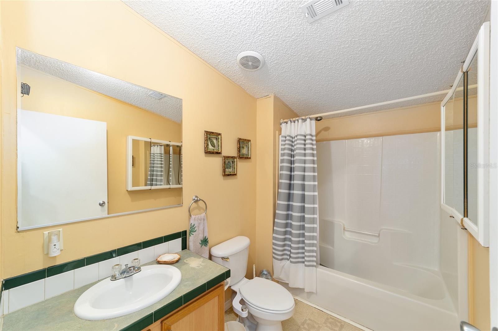 Image 33 of 52 For 20490 27th Street