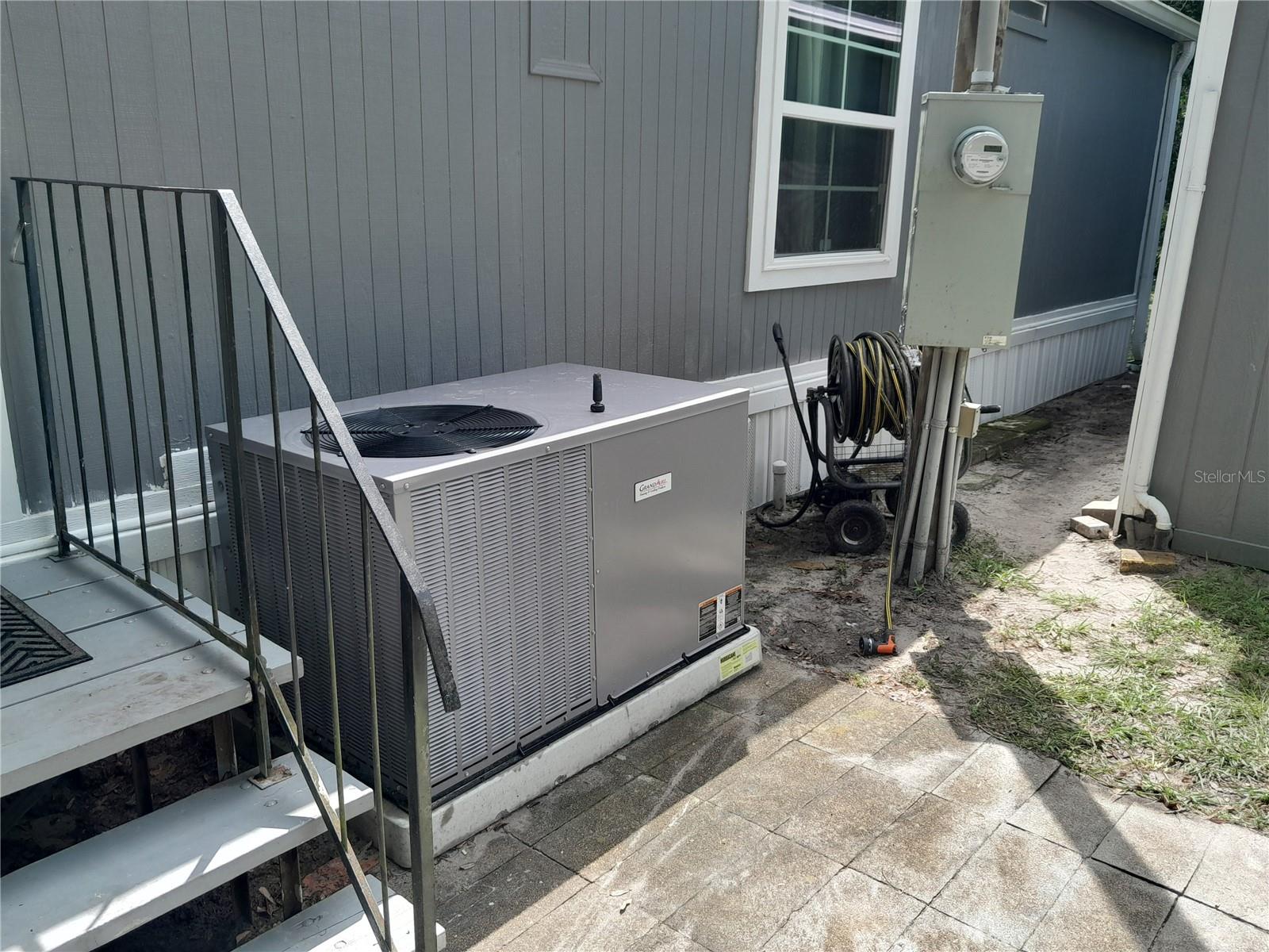 Image 7 of 37 For 2060 191st Terrace