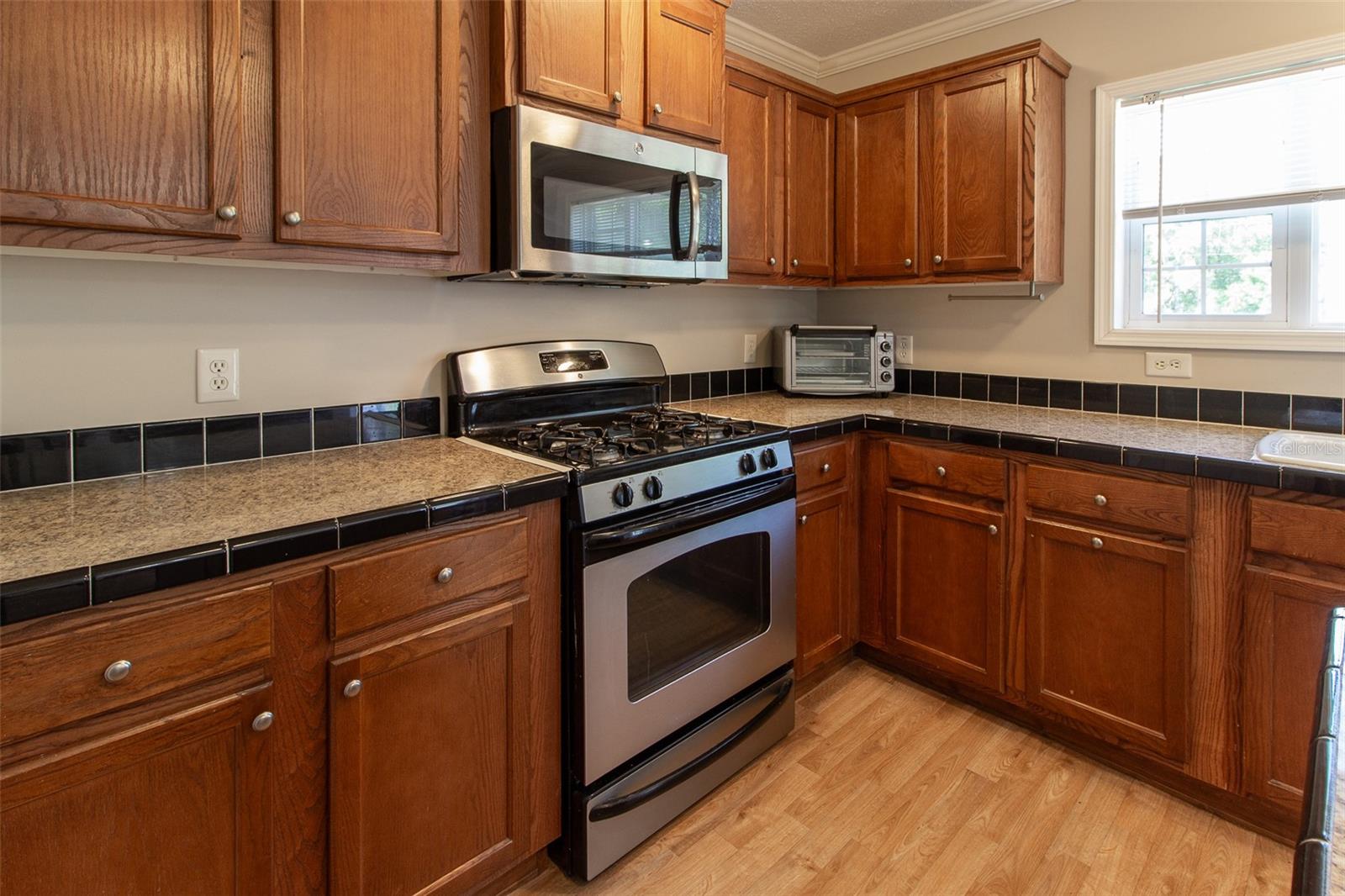 Image 14 of 69 For 5604 Park Ridge Way